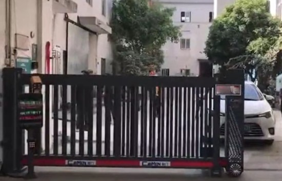 分段垂直門(mén)